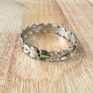 Artisan 925 Sterling Silver rugged hearts band ring size 6